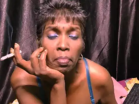 Fuckable_Nasty_MILFのライブXXXチャット