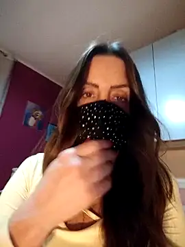 Akemi_rossi – Naživo XXX chat