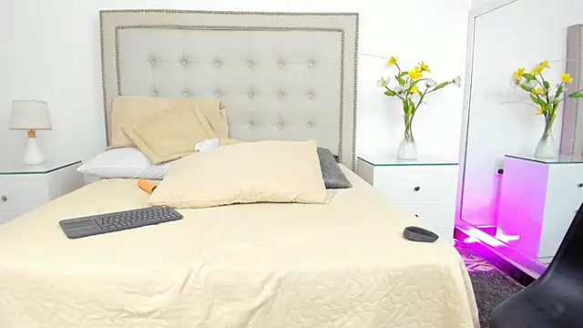 Chatroom XXX en direct de Cataleyalove_ADY