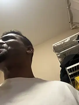 Pokazy przed kamerką – bhagihero