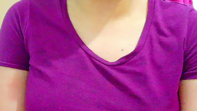 XXX chat uživo modela MojaditPussy