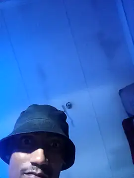 ZaddyBigDee: διαδικτυακό σόου στην κάμερα