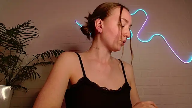 WhitePrincessLuna live XXX chat