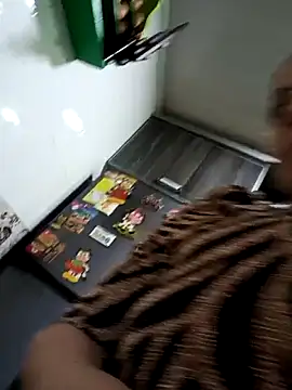 maynor_1998: διαδικτυακό σόου στην κάμερα