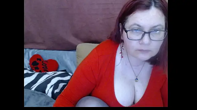 PlayfullMature's Live XXX Chat