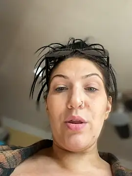 LittleMissEeve Pertunjukan Webcam