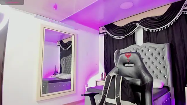 ZelinaEvans Adlı Modelin Canlı XXX Sohbeti