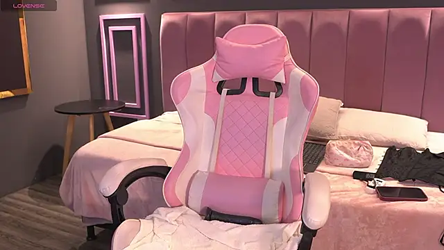 Lexy_Ross: онлайн-секс-чат