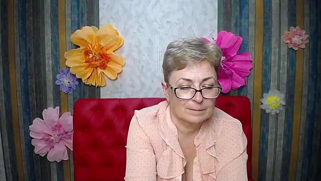 EmiliaGree's Live XXX Chat