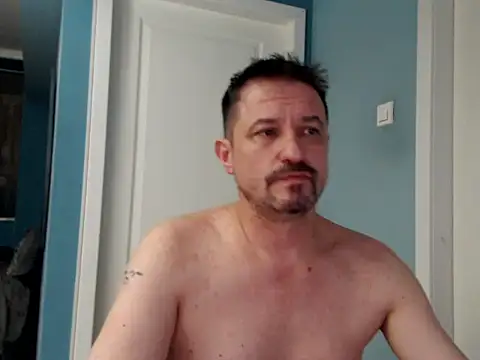 MisterFaithRO Live XXX-Chat