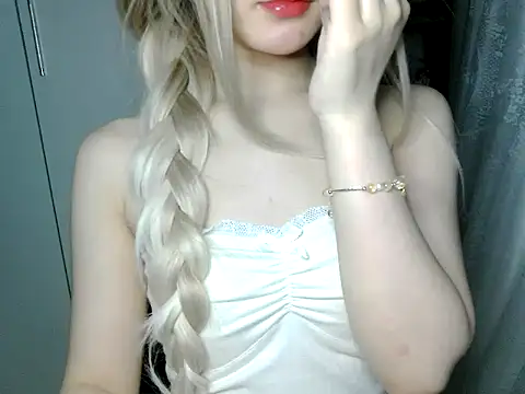 Pokazy przed kamerką – _Shizukaa_