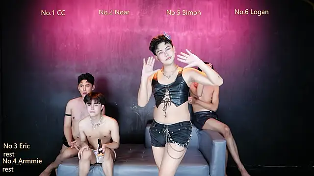 Show modela Queen-Vibe na web-kameri