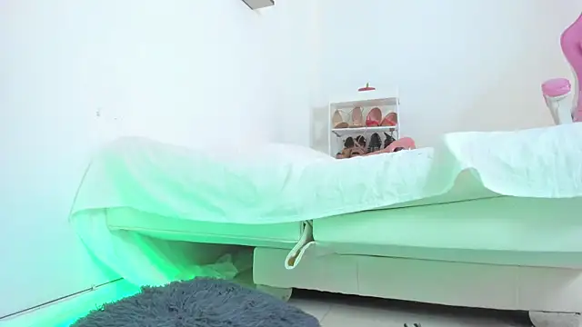 alexajhonson1012 Adlı Modelin Canlı XXX Sohbeti