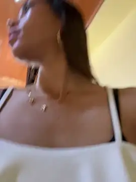 zoe_storm Adlı Modelin Canlı XXX Sohbeti