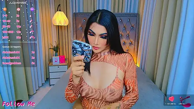 Show modela Laureen_Hilton na web-kameri