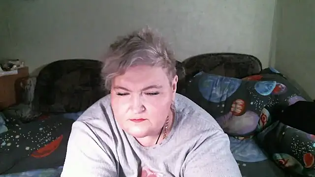 Lana555 即時 XXX 聊天