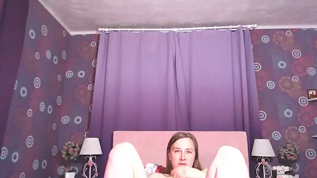 دردشة SquirtyAlice الجنسية المباشرة