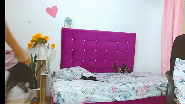 chantalsemenova1: απευθείας συνομιλία ΧΧΧ