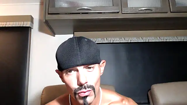 Pokazy przed kamerką – ThickD2C