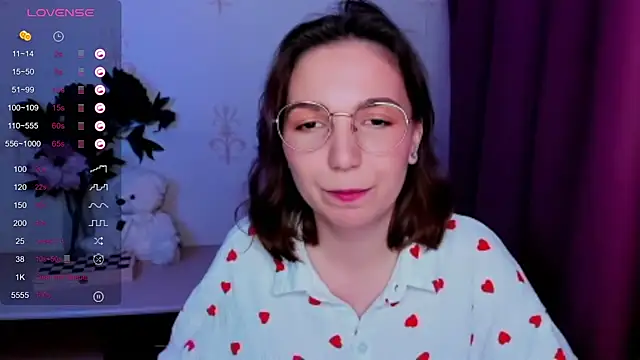 Chat +18 de KindHazelHere_ ao vivo