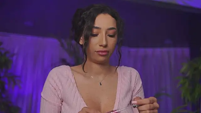 GinaValentinna's Webcam Show