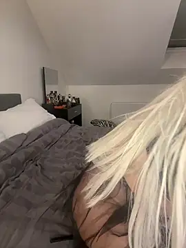 littlebambi26 Show in webcam