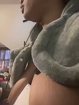 nickytheehawtie 现场XXX聊天