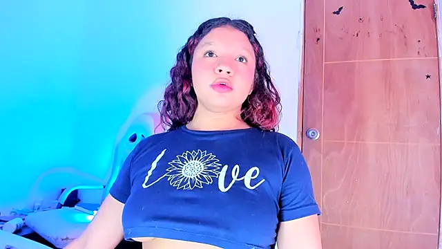 Chat +18 de Emily_Coper18 ao vivo