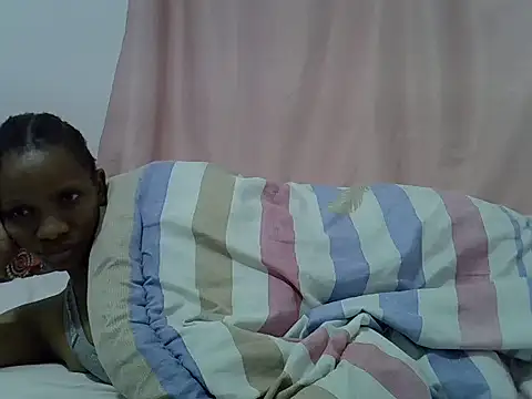 Онлайн чат XXX prettybeee