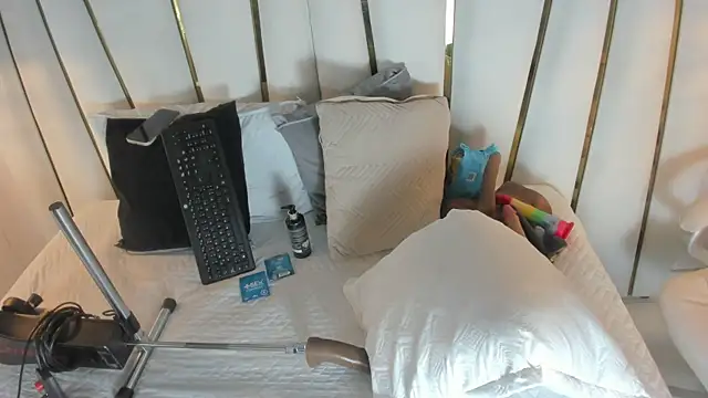 Pokazy przed kamerką – elena_mature