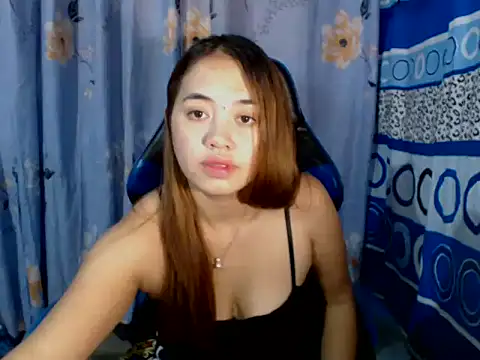 urlover_mae26's Live XXX Chat