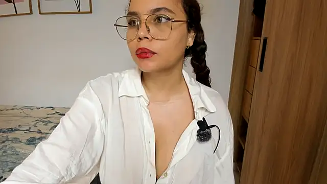 Bloom_Noor লাইভ XXX চ্যাট