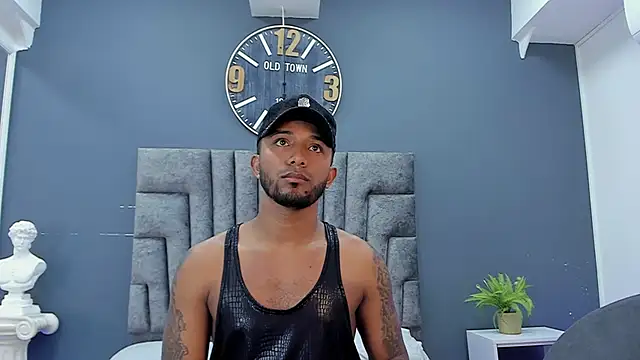 Show modela Robin_Rief na web-kameri