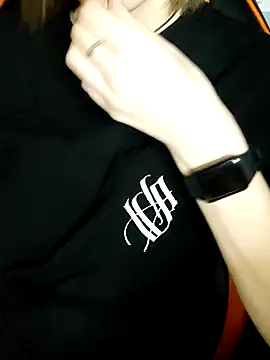 Chat +18 de Aashikalaa ao vivo