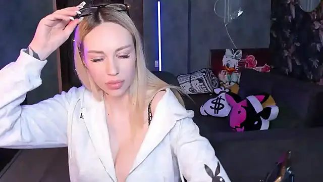 دردشة Blckmirrorr الجنسية المباشرة