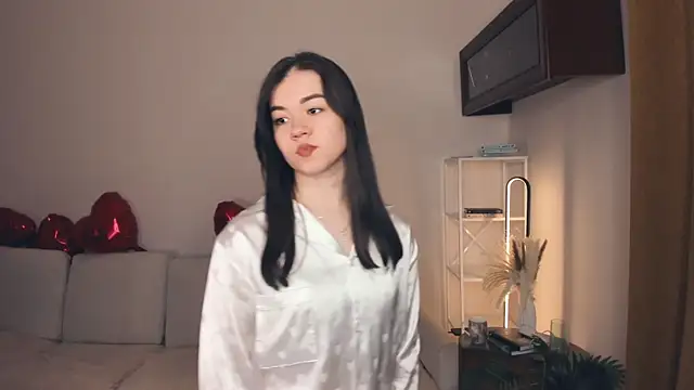 ShanaYock Adlı Modelin Canlı XXX Sohbeti