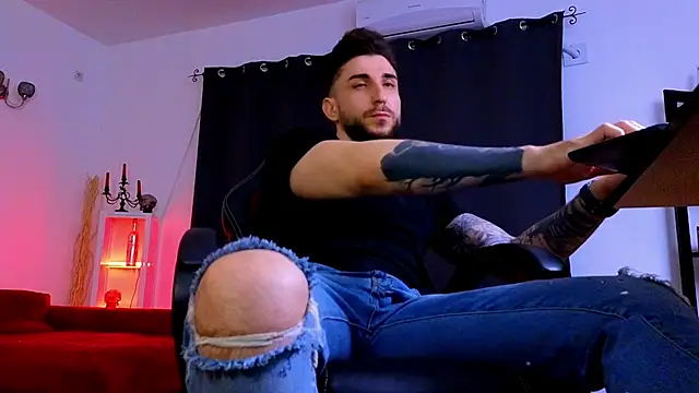 MightyAaron66 在線直播表演