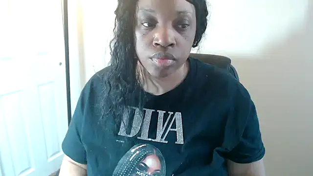 XXX chat uživo modela Sexymona1218