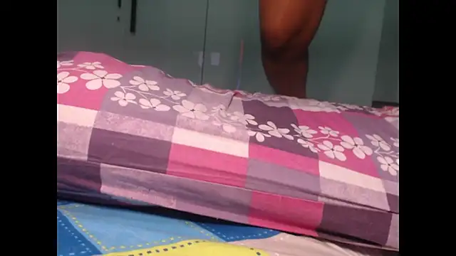 XXX chat uživo modela CuteRhea69