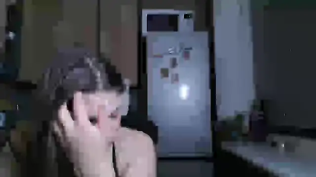 delightful_sofi élő XXX-chatje