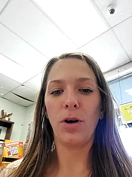 Bakedroll333 লাইভ XXX চ্যাট