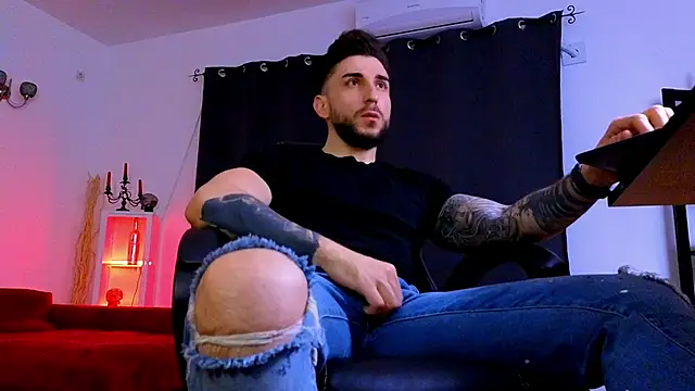 MightyAaron66 现场XXX聊天