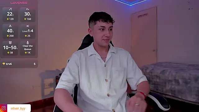 Pertunjukan Kamera Web OLIVER_K