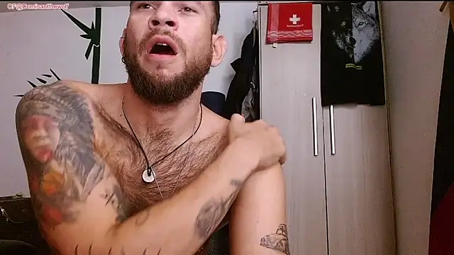 DominanThewolffのライブXXXチャット