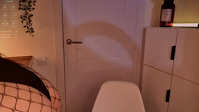 MichaellaMoon's Live XXX Chat