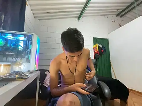 Max_TheHorseDick Webcam show