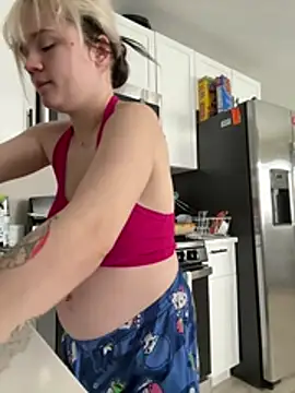 Cutiepiespanks' Live XXX Chat