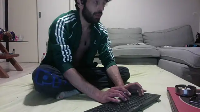 Liroow 在線直播表演