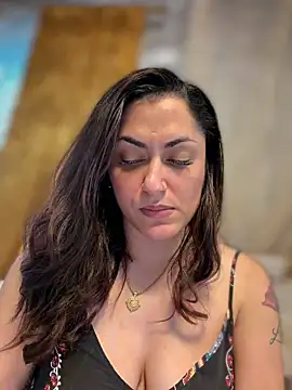 Show modela YourQueen18 na web-kameri