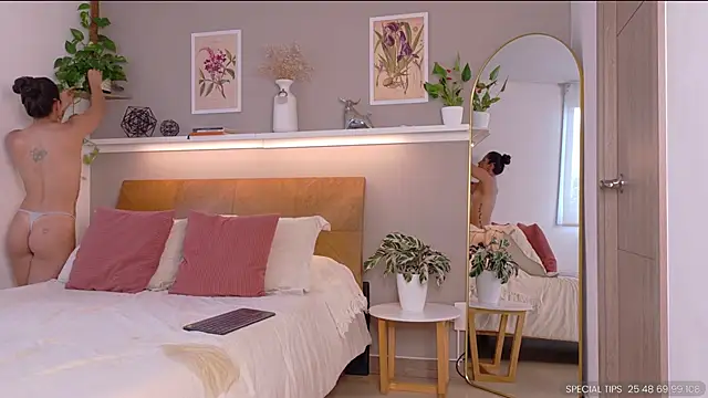 Chat +18 de sarah_rayy ao vivo